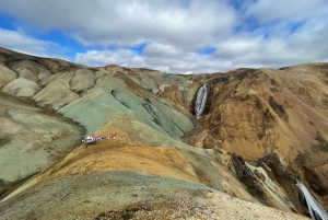 Landmannalaugar: Helikoptervlucht met 3 landingen