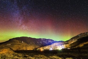Premium NorthernLights Hunting With Photographer-Small Group