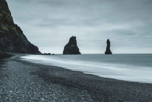 Costa Sur de Islandia. Playa negra, glaсier, cascadas...