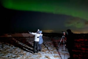 Northern Lights & Hot Choco: Private 4x4 Tour from Reykjavik