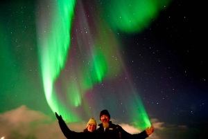 アイスランドのオーロラ鑑賞少人数ツアー