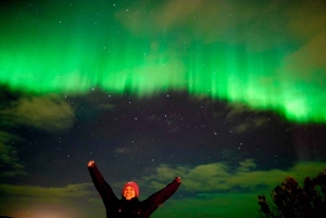 アイスランドのオーロラ鑑賞少人数ツアー