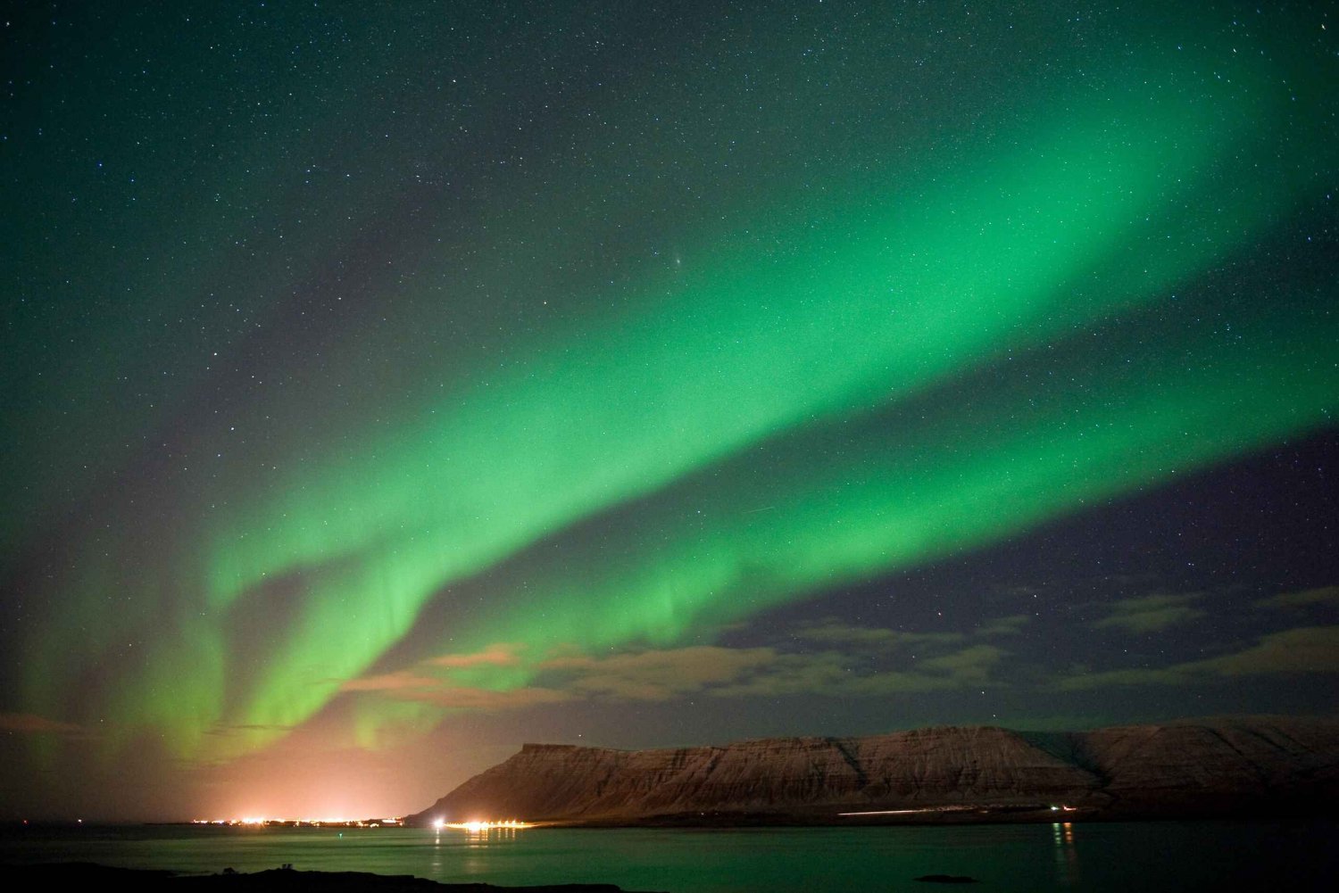 Excursión privada de 4 horas a la Aurora Boreal con guías locales expertos