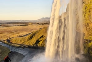 Private Tagestour an der Südküste mit Gletscherwanderung