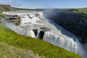 Tour particular do Círculo Dourado e aventura de snowmobile