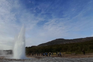Tour particular do Círculo Dourado e aventura de snowmobile