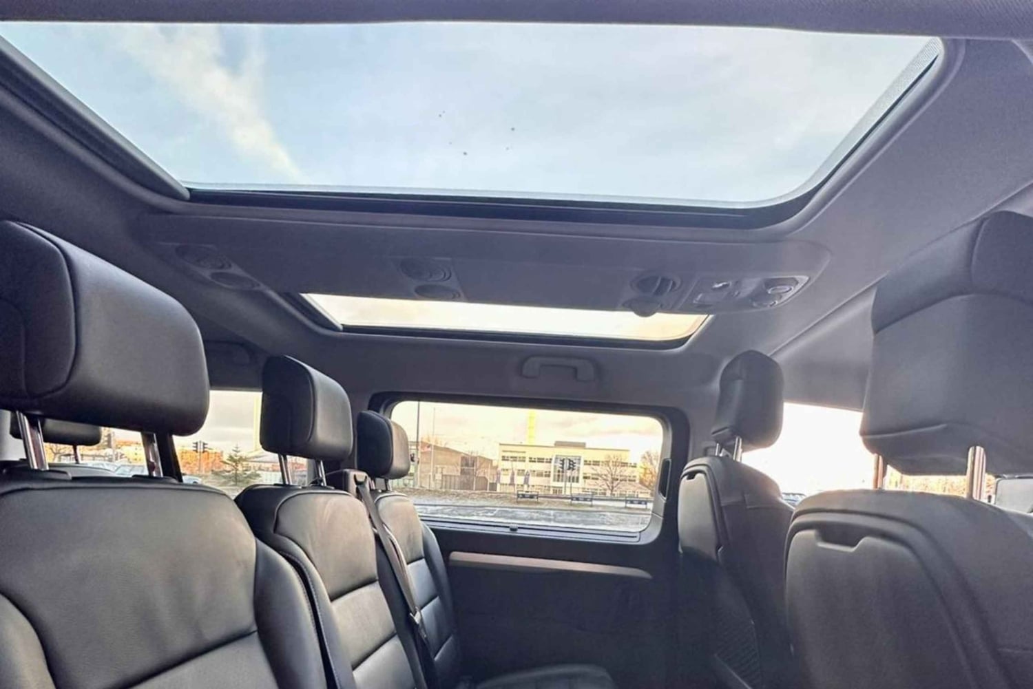 Частный трансфер класса люкс из Голубой лагуны в Рейкьявик