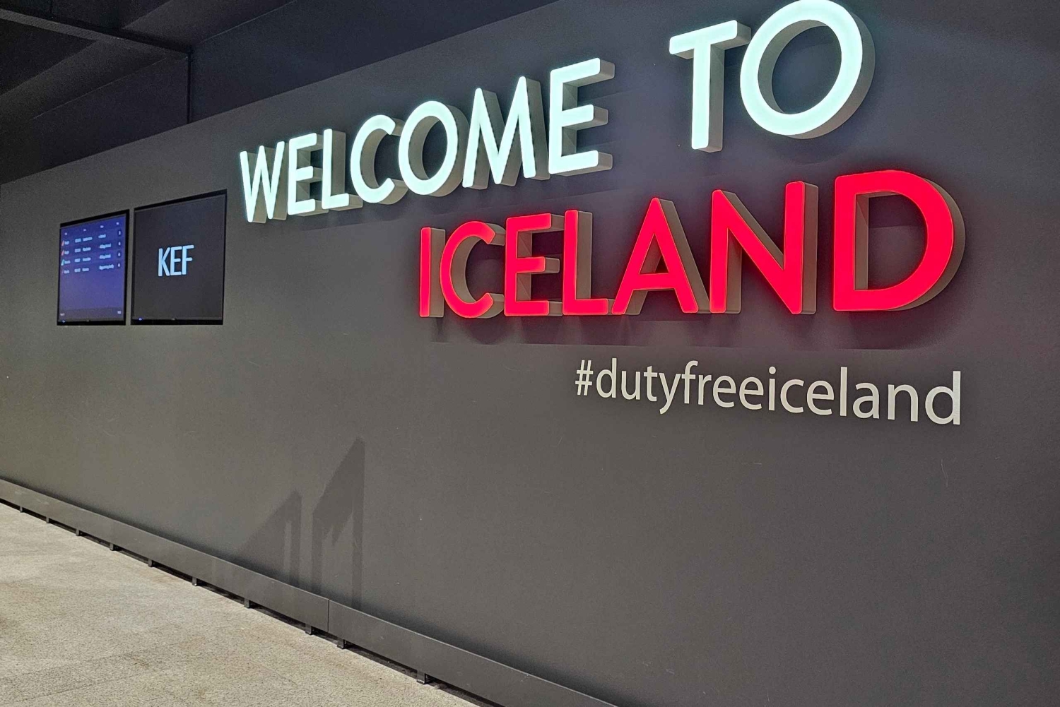 Trasferimento privato dall'aeroporto di Keflavík a Reykjavík