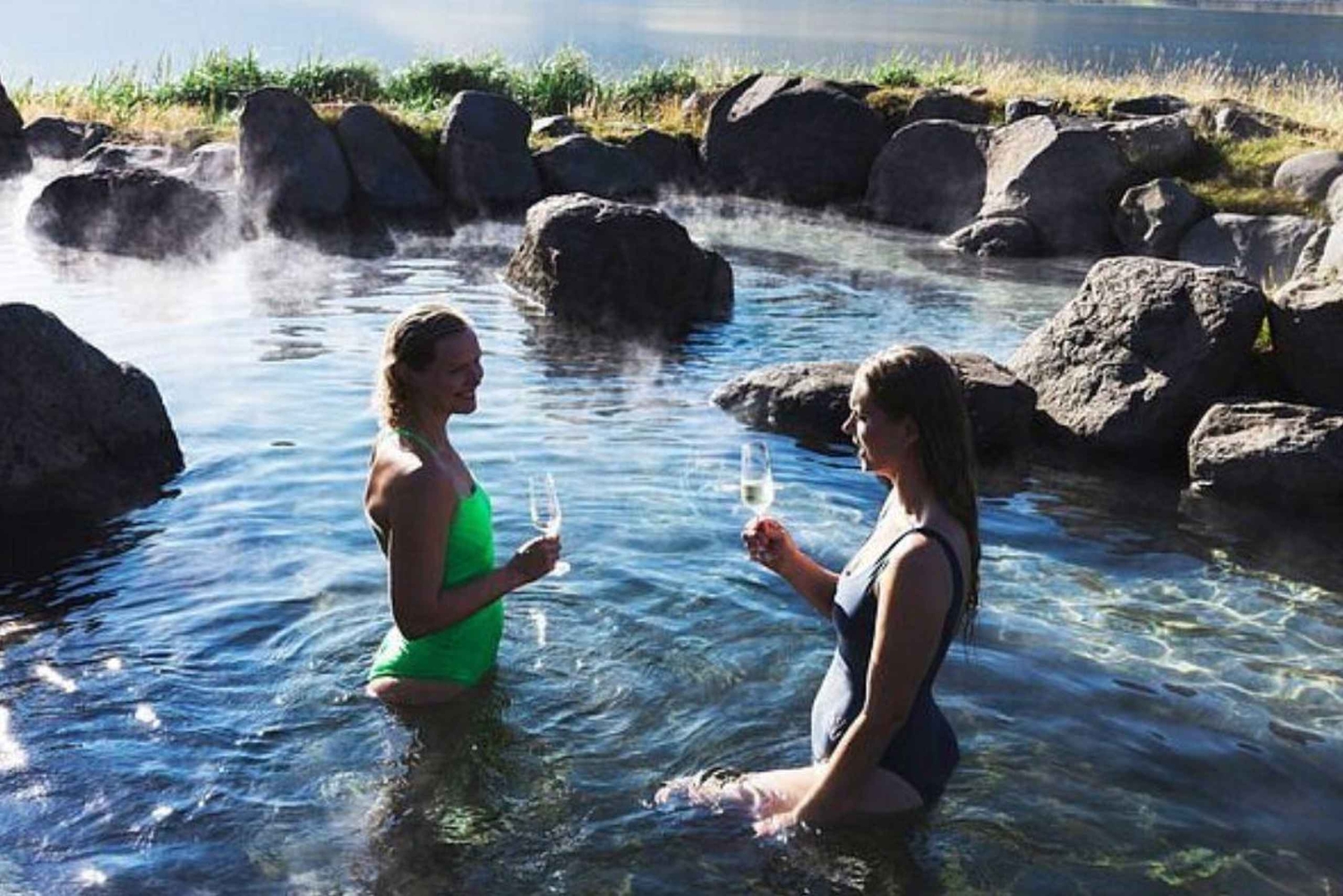 Yksityinen kuljetus: Reykjavíkista Hvammsvíkin kuumille lähteille ja takaisin