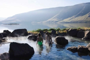 Yksityinen kuljetus: Reykjavíkista Hvammsvíkin kuumille lähteille ja takaisin