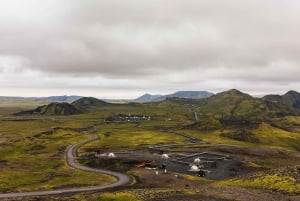 Reykjavik: Tour guiado de quadriciclo no campo com traslados