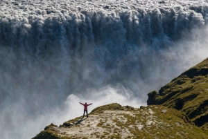 Reykjavik: 8-Day Iceland Ring Road Guided Small Group Tour