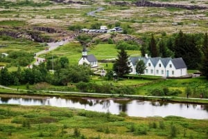 Reykjavik: 8-Day Iceland Ring Road Guided Small Group Tour