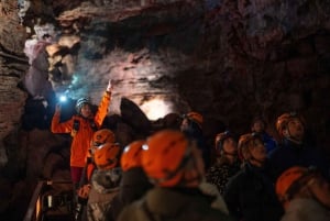 Reykjavik: Evening Lava Tunnel and Northern Lights Hunt