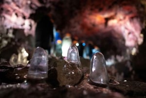 Reykjavik: Evening Lava Tunnel and Northern Lights Hunt