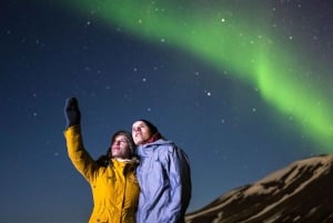 Reykjavik: Evening Lava Tunnel and Northern Lights Hunt