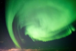 Reykjavik: Evening Lava Tunnel and Northern Lights Hunt