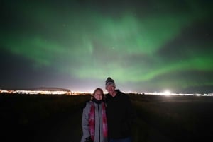 Reykjavik: Evening Lava Tunnel and Northern Lights Hunt