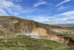 Reykjavík: Geldingadalir Volcano Hike and Blue Lagoon Visit