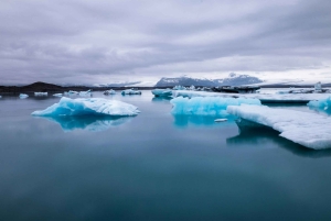 Reykjavik: Glacier Lagoon & Diamond Beach Private Tour