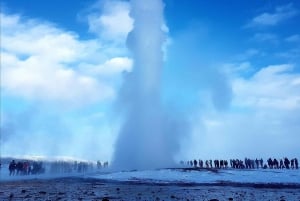 Reykjavík: Golden Circle, 2 Geysers & Geothermal Bakery Tour