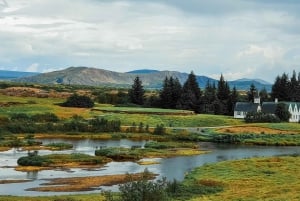 Reykjavik: Golden Circle Day Trip with Kerið Crater