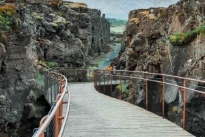 Reykjavik: Golden Circle Day Trip with Kerið Crater