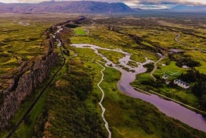 Reykjavík: Kultainen ympyrä iltakierroksella