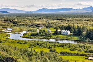 Reykjavík: Golden Circle & Extra Waterfalls Small Group Tour