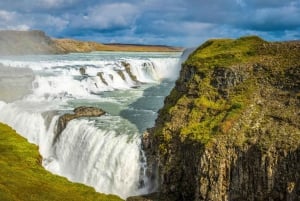 Reykjavík: Golden Circle & Extra Waterfalls Small Group Tour