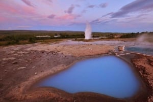 Reykjavik: Golden Circle Midnight Sun Minibus Tour