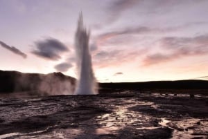 Reykjavik: Golden Circle Midnight Sun Minibus Tour