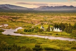 Рейкьявик: тур на микроавтобусе по Золотому кольцу в период полуночного солнца