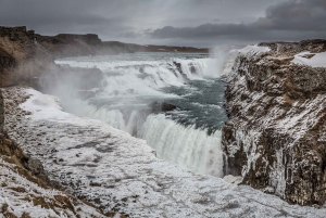 Reykjavik: Golden Circle & Northern Lights Combo Tour