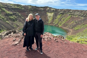 Reykjavik: Tour privato del Circolo d'Oro in un'auto Tesla