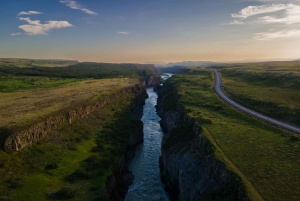 Рейкьявик: однодневная поездка по Золотому кольцу и тайной лагуне с обедом