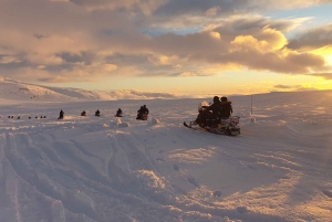 Reykjavik: Excursão de Super Jeep e Snowmobiling pelo Círculo Dourado