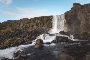 Reikiavik: Excursión al Círculo Dorado, Granja de Tomates y Cráter de Kerið