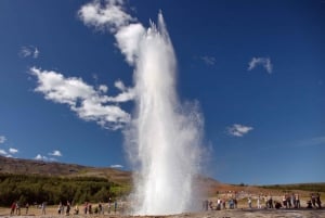 Reykjavik: Golden Circle-tour en toegang tot Blue Lagoon