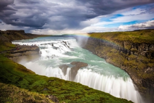 Reykjavik: Golden Circle tour: Geysir, Gullfoss, Thingvellir