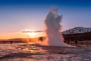 Reykjavik: Golden Circle tour: Geysir, Gullfoss, Thingvellir