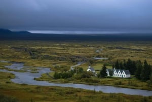 Reykjavik: Golden Circle tour: Geysir, Gullfoss, Thingvellir