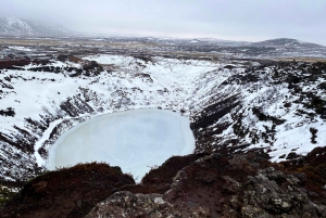 Reykjavík: Golden Circle Tour in Spanish 4x4 Car