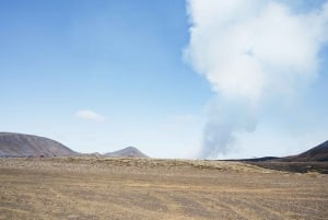 Reykjavik: Guided Tour to Volcano and Reykjanes Geopark