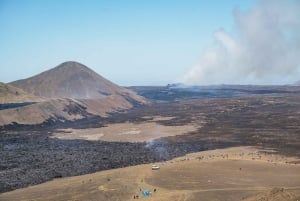Reykjavik: Guided Tour to Volcano and Reykjanes Geopark
