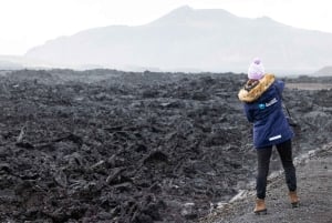 Reykjavik: Guided Tour to Volcano and Reykjanes Geopark