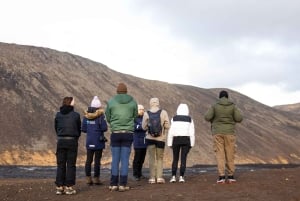 Reykjavik: Guided Tour to Volcano and Reykjanes Geopark