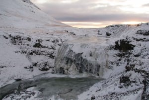Reykjavik: Hvalfjordur & Hvammsvik Hot Springs Private Tour