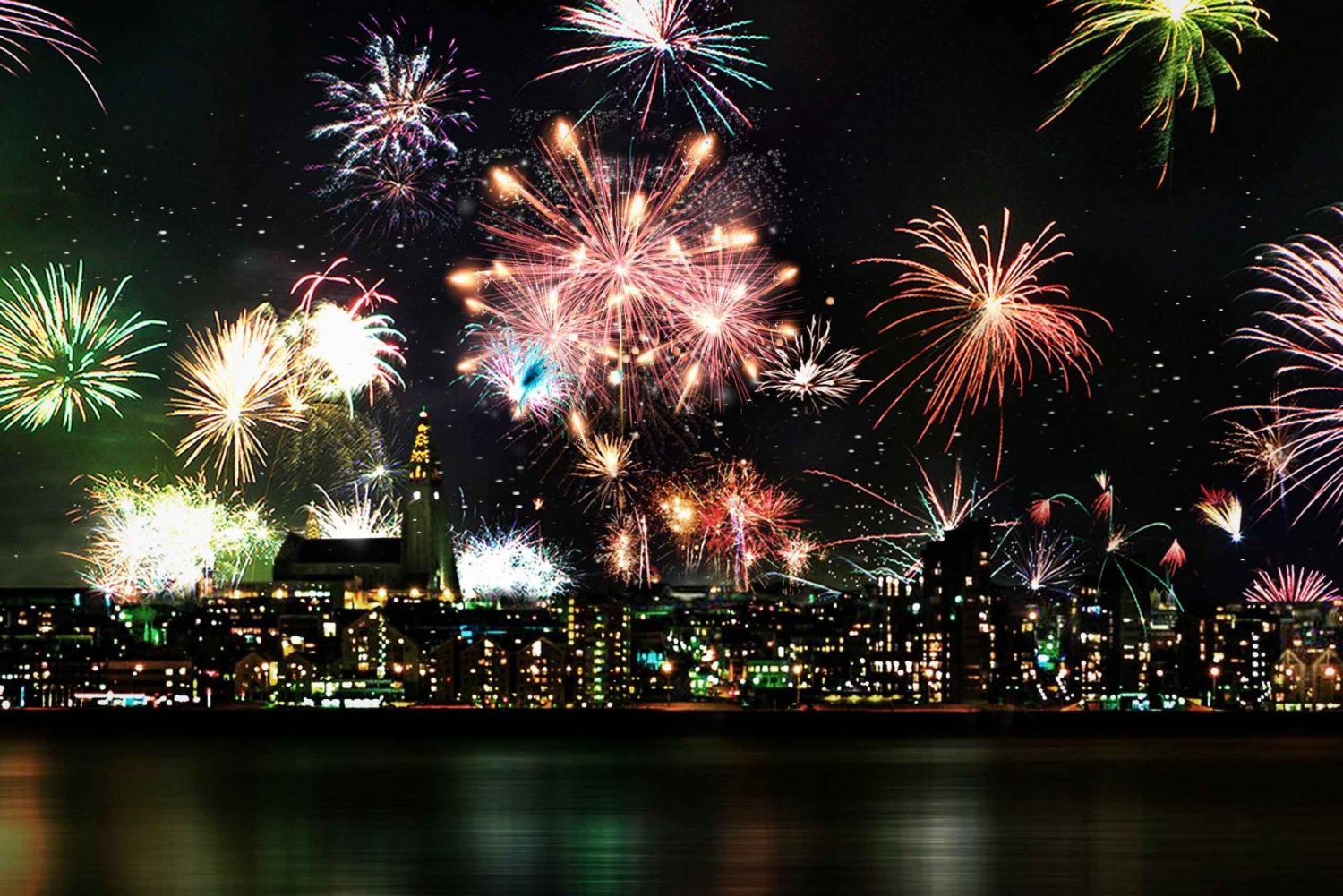Reykjavik: New Years Fireworks Midnight Cruise
