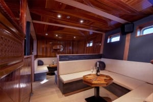 Reykjavik: Nytårsfyrværkeri ved midnatskrydstogt